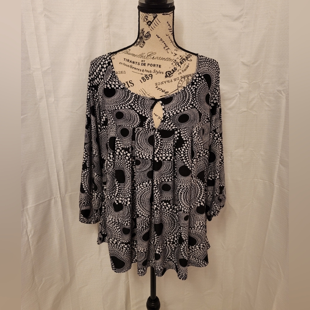 Essentials By Milano Blouse
